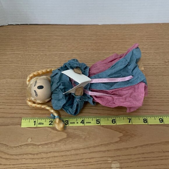 Vtg Handmade Paper Mache Christmas Caroler Family w Victorian Outfits Set of 3 - Picture 10 of 11